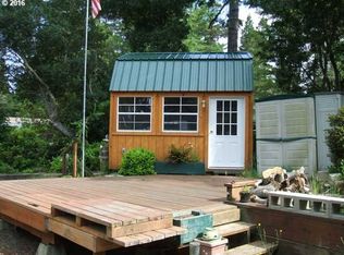 233 Horseshoe Bnd, Florence, OR 97439