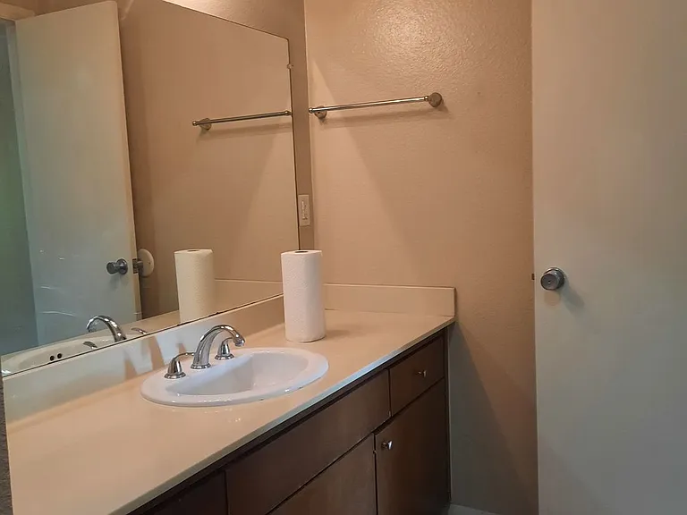 5990 E 33rd Ct — Photo 5