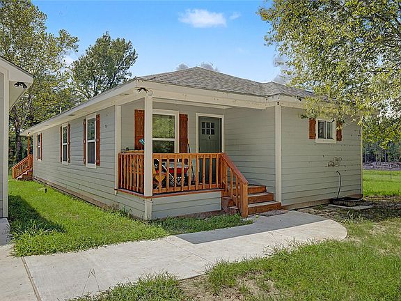 2nd image of 301 Pineland Dr