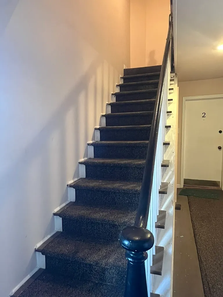 2 bed, 800 sqft, $2,400 — Photo 3