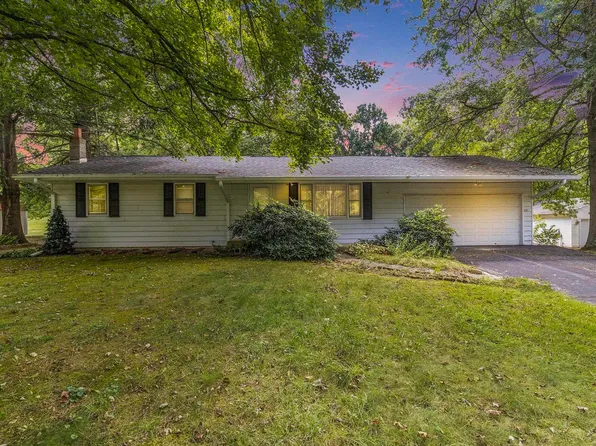 21116 Kern Rd, South Bend, IN 46614