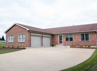 306 Woodland Dr, Utica, IL 61373