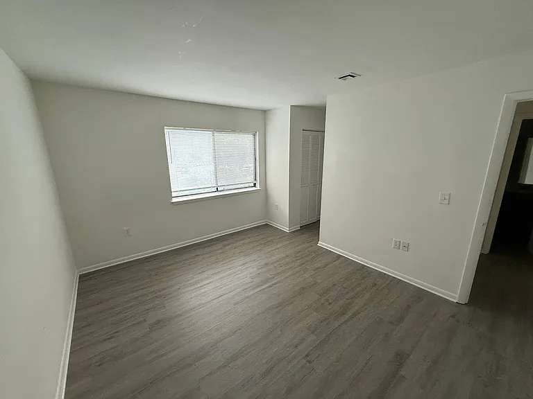 4822 Spring Lake Dr #D — Photo 17