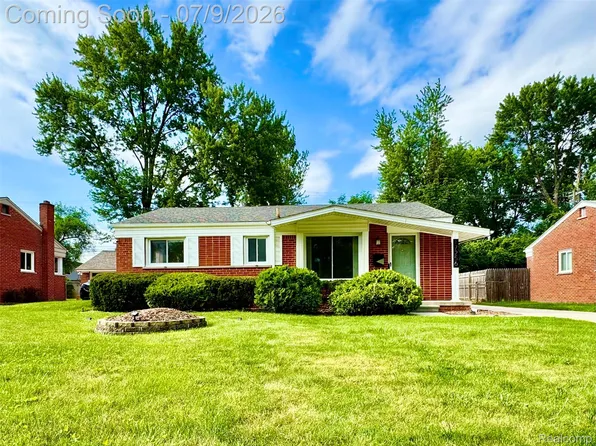 17256 Roseland Blvd, Southfield, MI 48076