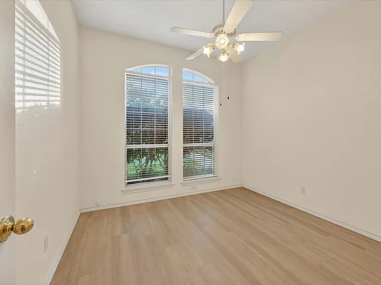 3509 Edgehill Dr — Photo 23