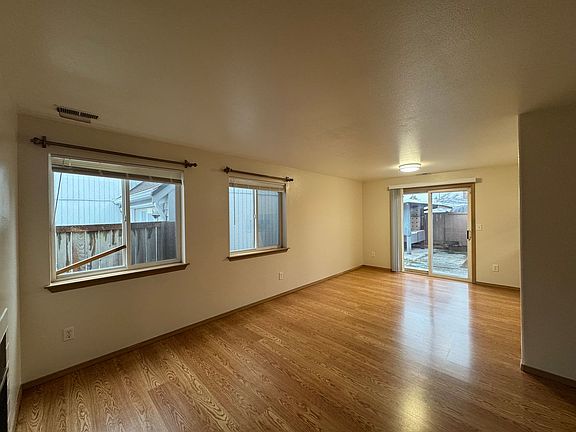 4th image of 137 99th Street Ct E