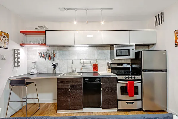 Rented by Susan Finkel, LREB | media 5