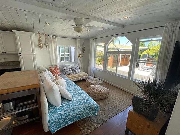 3rd image of 123 Jasper St Space 38