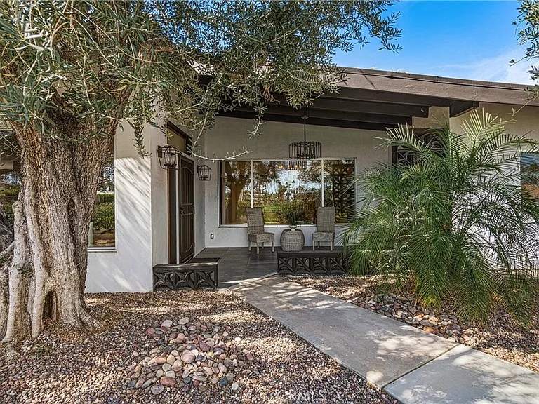 5155 E Bobolink Ln — Photo 5