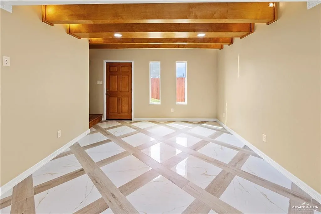 2 bed, 2.5 bath, 1208 sqft, $1,600 — Photo 2