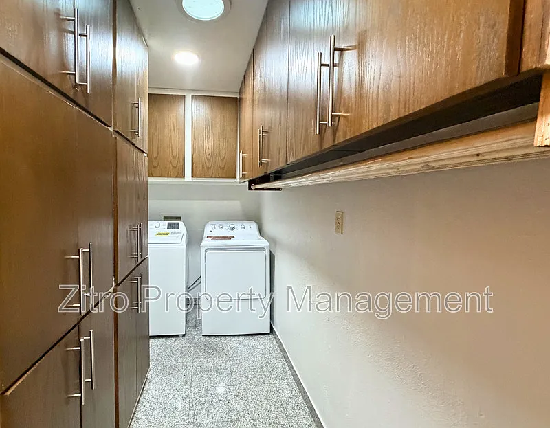 4 bed, 2.0 bath, 1700 sqft, $2,100 — Photo 3