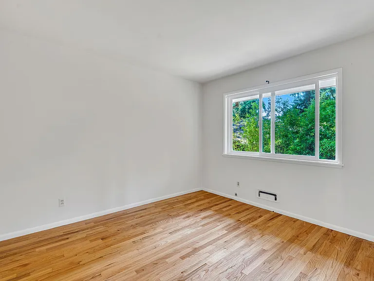 9140 NE 21st Pl — Photo 14