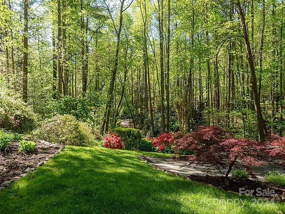 5th image of 160 Foothills Dr