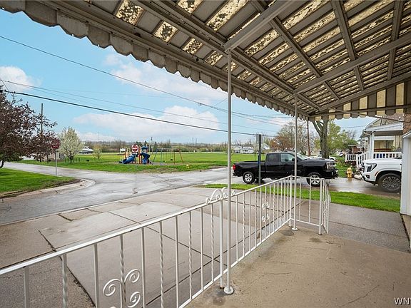 3rd image of 61 N Shore Dr