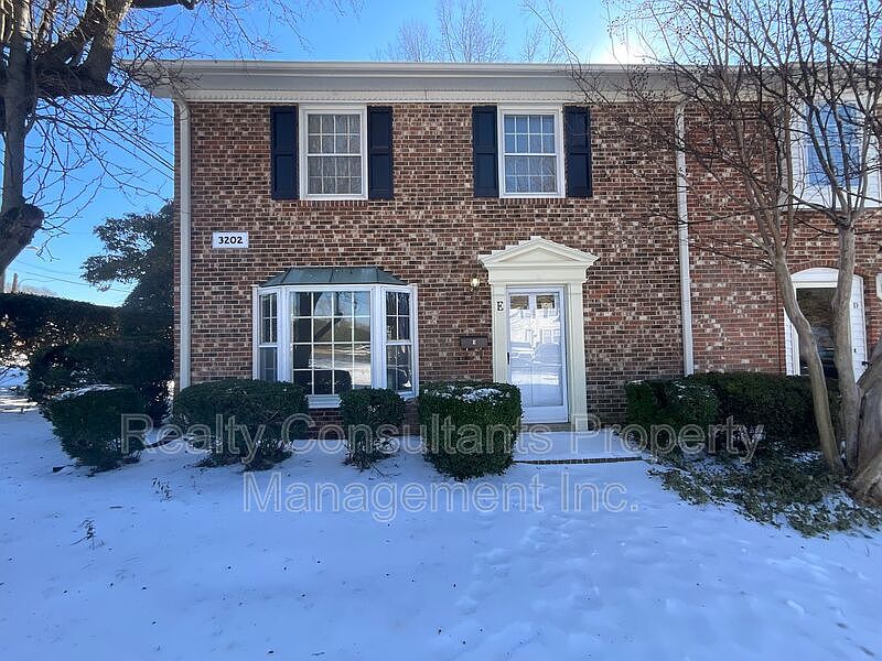 1st image of 3202 E Regents Park Ln