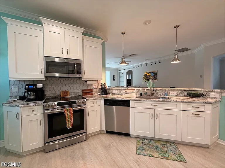 20239 Cypress Shadows Blvd — Photo 7