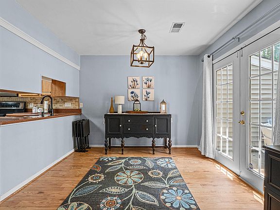 5th image of 210 Mariners Row