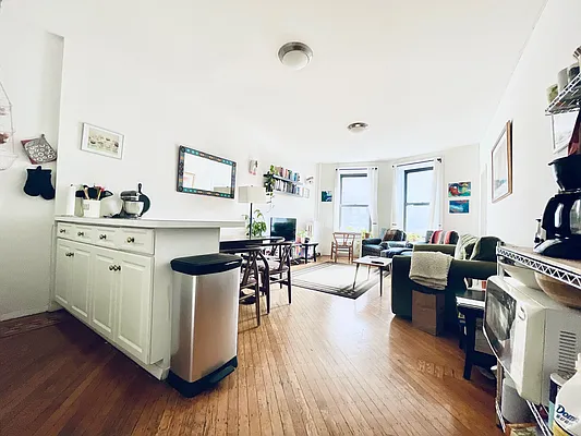 Rented by Level Group | media 1