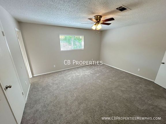 3rd image of 2219 Goldbrier Ln