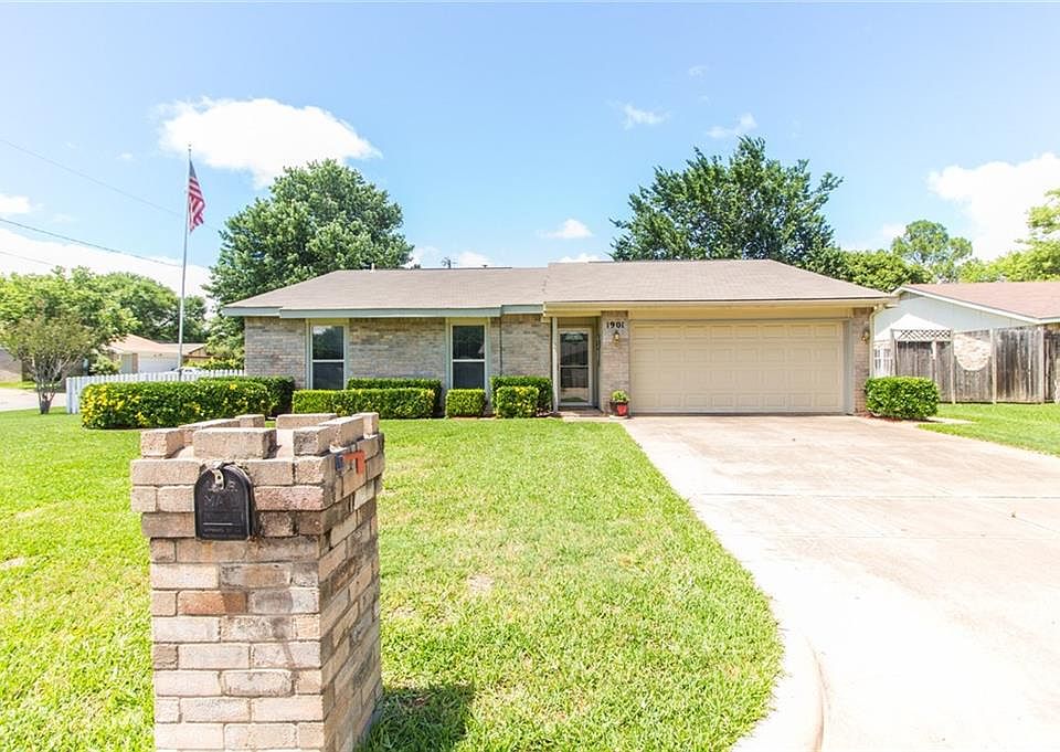 1st image of 1901 San Saba Ln