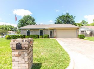 1901 San Saba Ln, Arlington, TX 76006