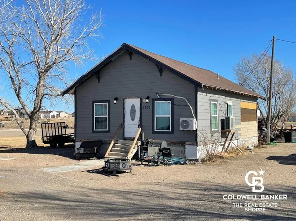 1700 N Jennie Barker Rd, Garden City, KS 67846