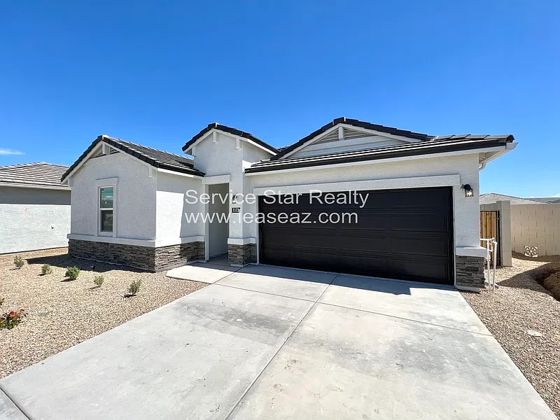 4 bed, 2.0 bath, 1711 sqft, $1,999 — Photo 3