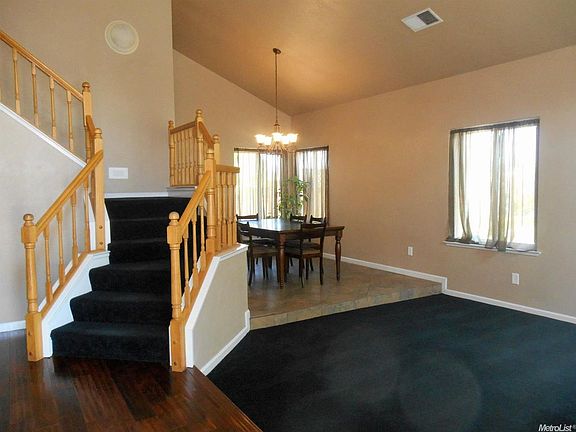 3rd image of 2133 Carrillo Ct