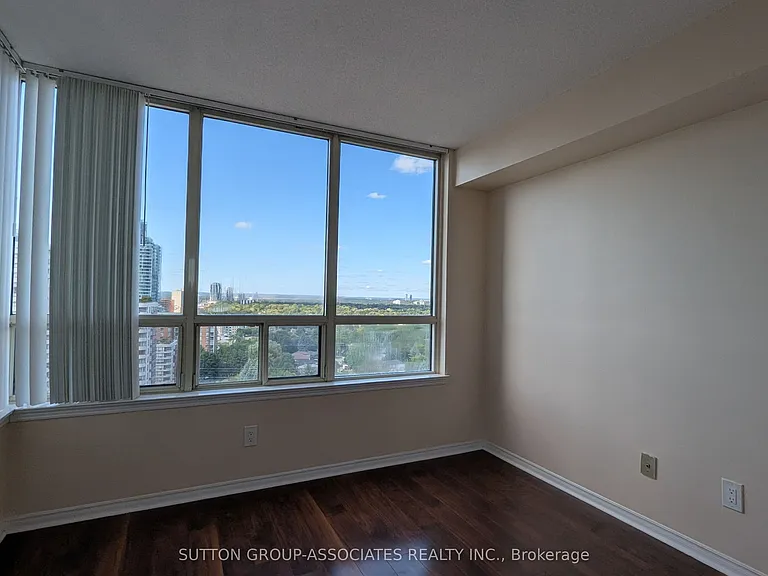 7 Bishop Ave #1808 — Photo 17