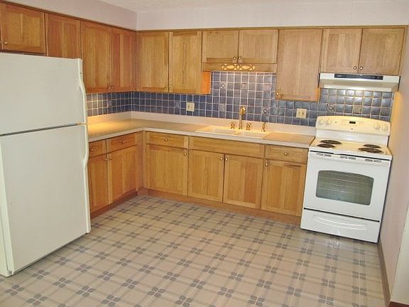 2nd image of 15125 Pine Hill Trl