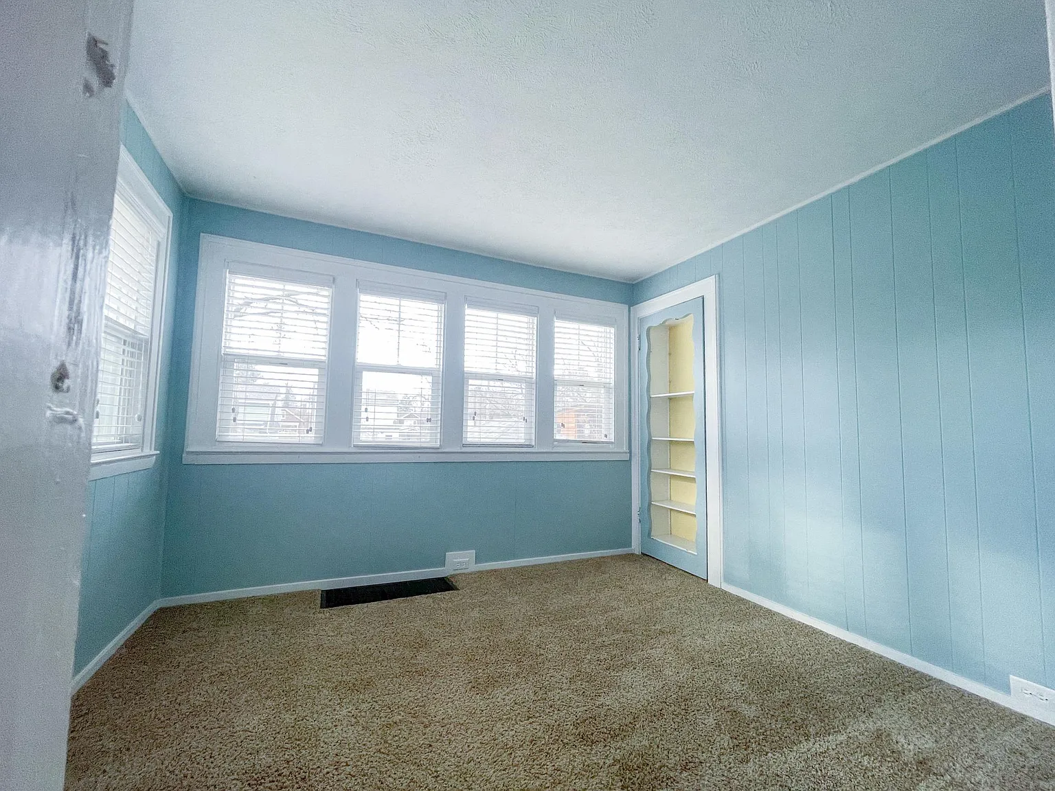 1031 Benjamin Ave SE — Photo 4