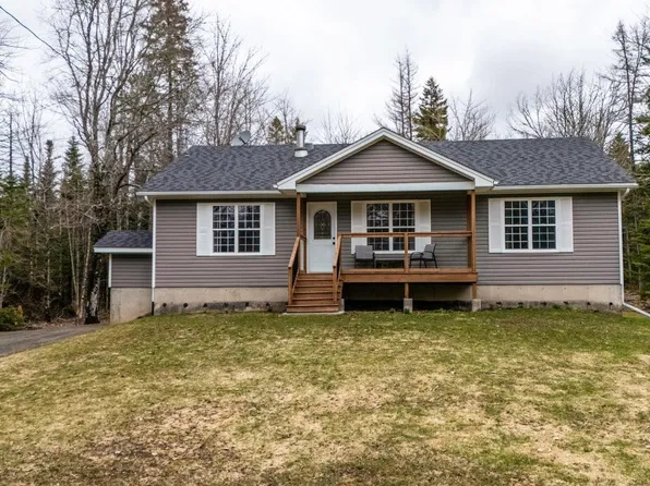 40 Burgess Rd, East Hants, NS B0N 1P0