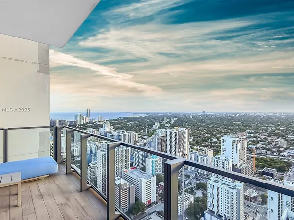 88 SW 7th St APT 4006, Miami, FL 33130