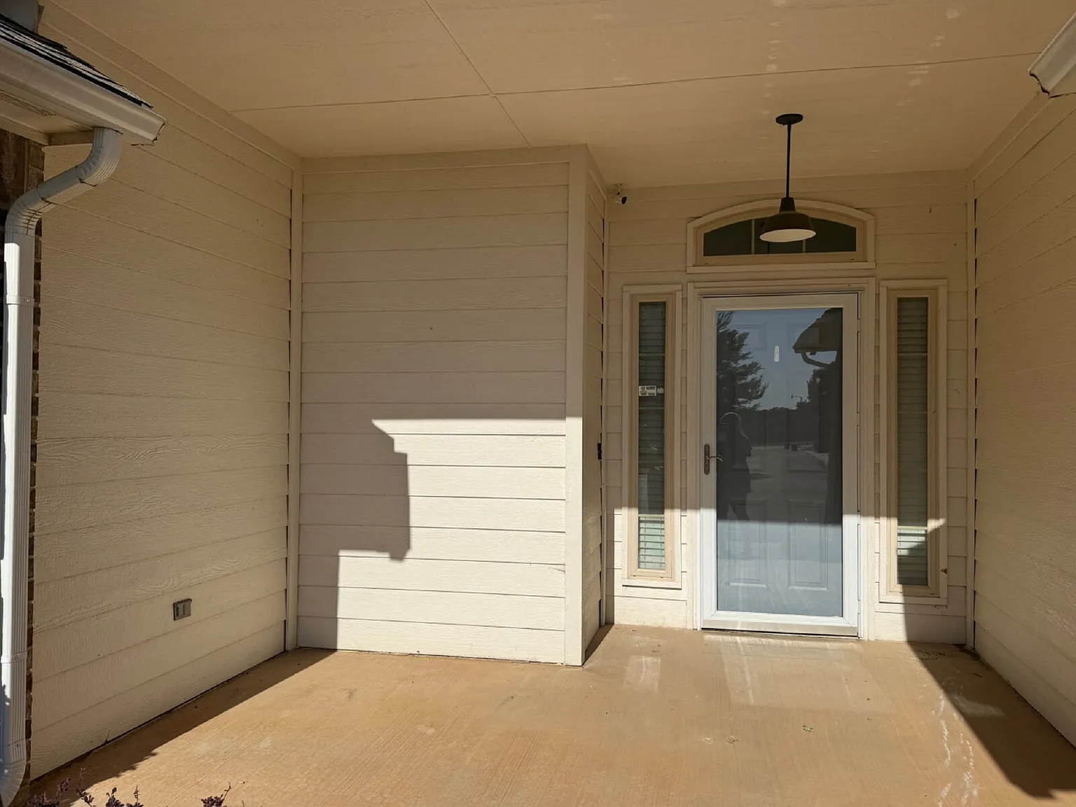 3 bed, 2.0 bath, 1603 sqft, $1,725 — Photo 3