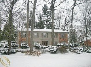 5053 Van Ness Dr, Bloomfield Hills, MI