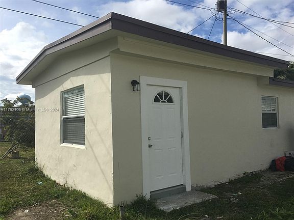 3rd image of 501 NW 8th St