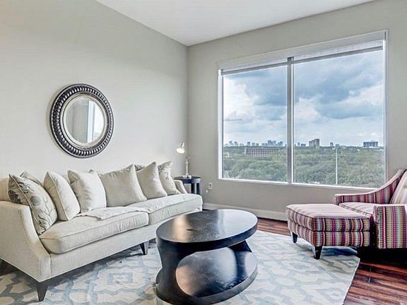 4th image of 3333 Allen Pkwy Unit 909