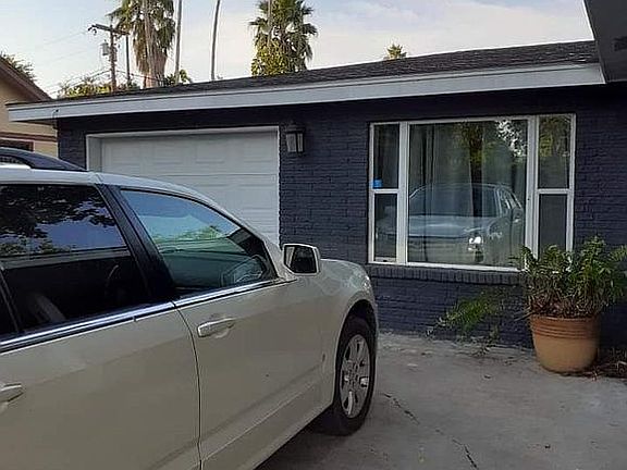 3rd image of 1416 Vine Ave