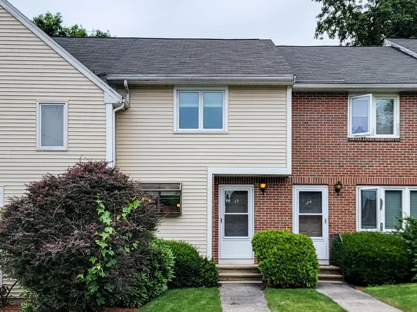 33 Willow Creek Drive, Hudson, NH 03051