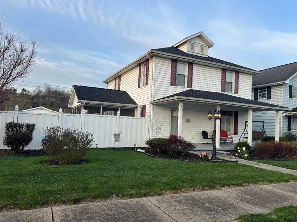 2004 Chestnut St, Kenova, WV 25530
