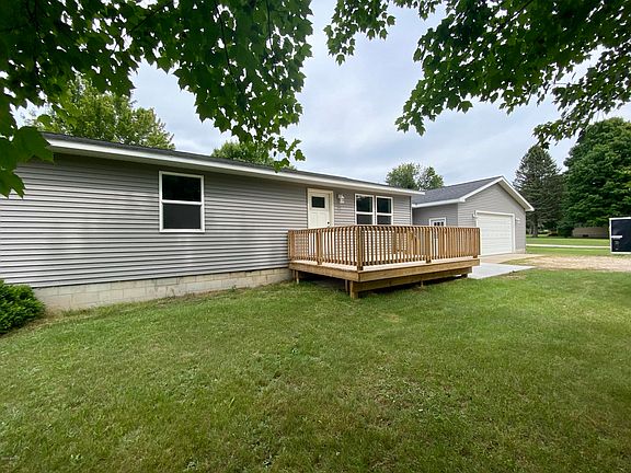 3rd image of 1300 W Esther St