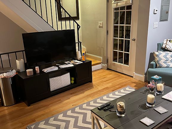 Livingroom (bottom floor)