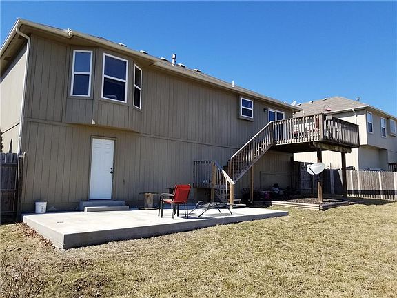 3rd image of 1717 NW Nicholas Dr