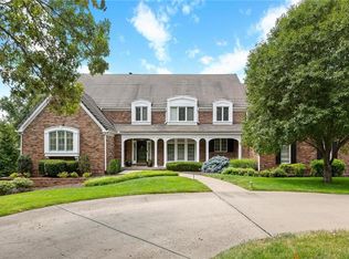 11728 Canterbury St, Leawood, KS 66211