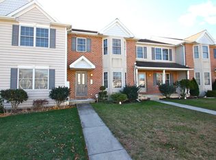 650 Chickadee Dr, Lititz, PA 17543