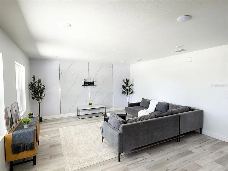2201 Conway Dr #201 — Photo 8