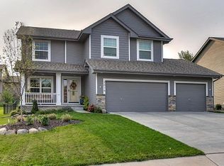 2016 S 197th St, Omaha, NE 68130