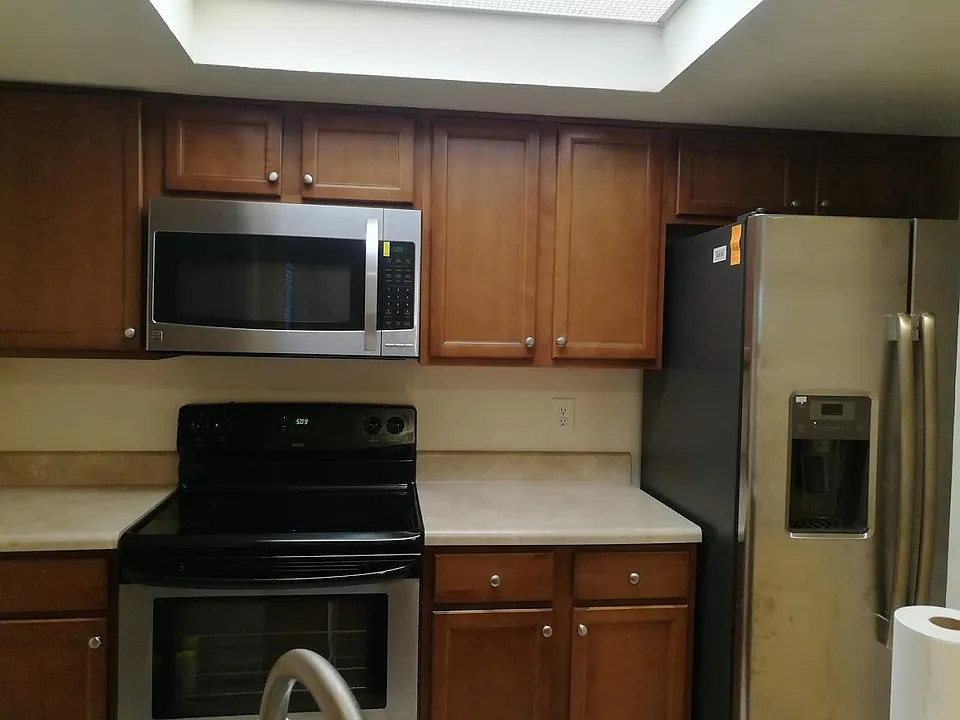 910 SW 56th Ter