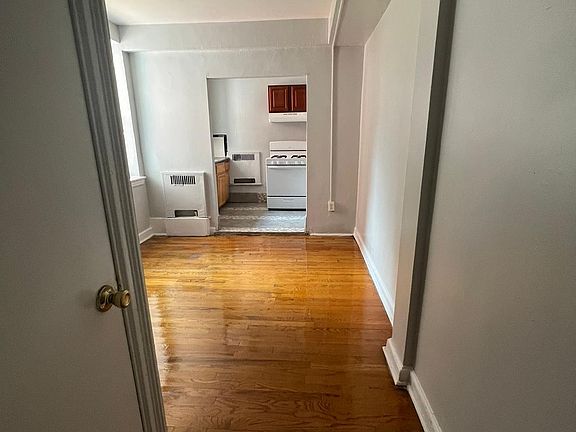 2nd image of 129 N Walnut St APT B4