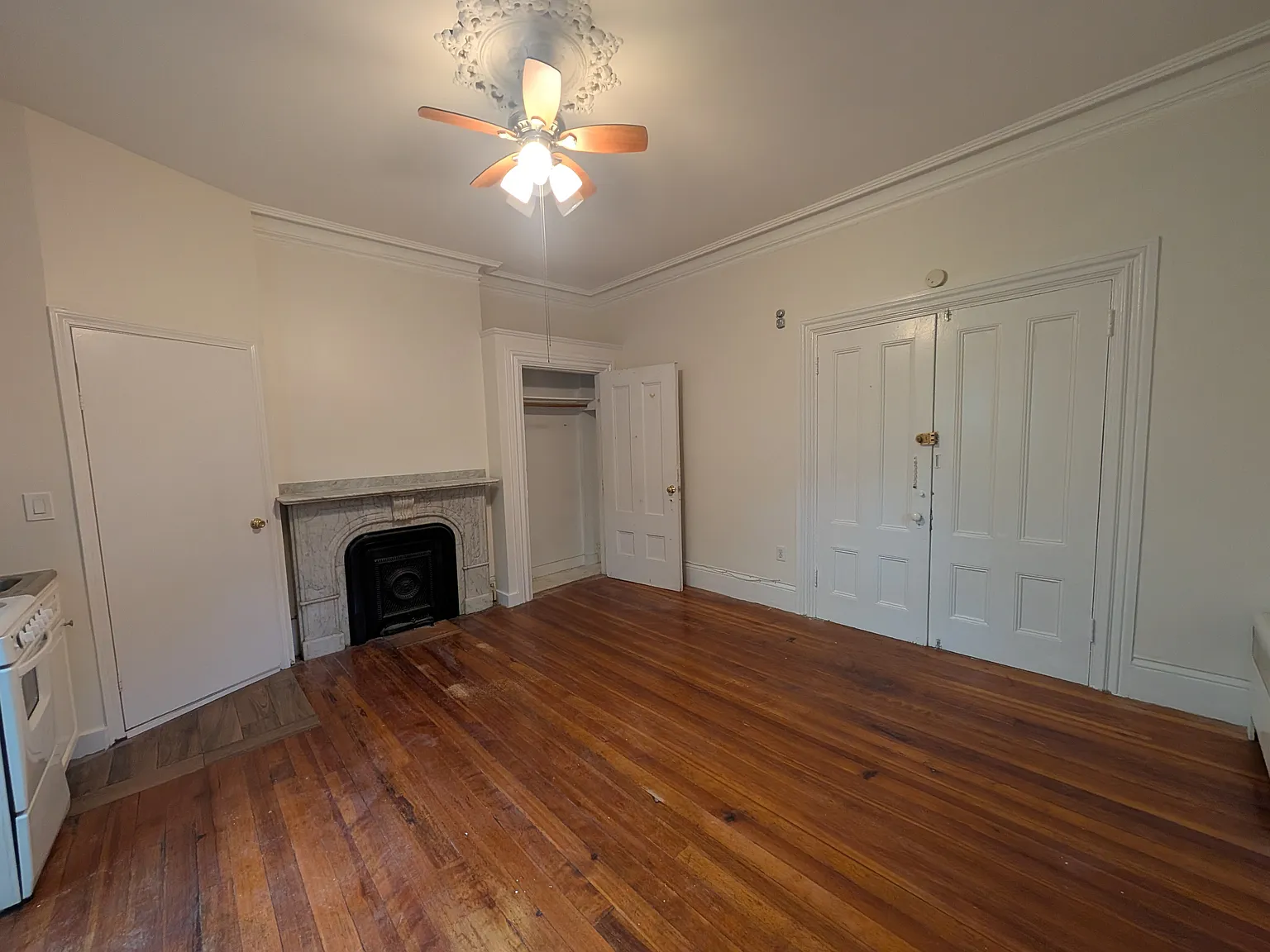 Studio, 9999 sqft, $1,950 — Photo 3